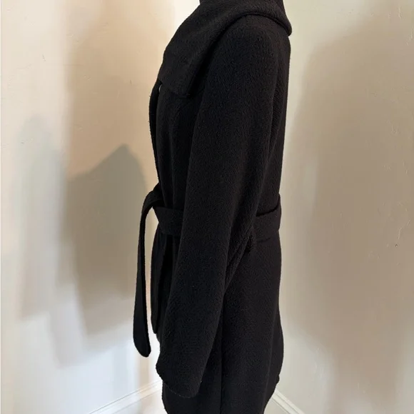 Elegant Black Women's Coat - Picture 2 of 12